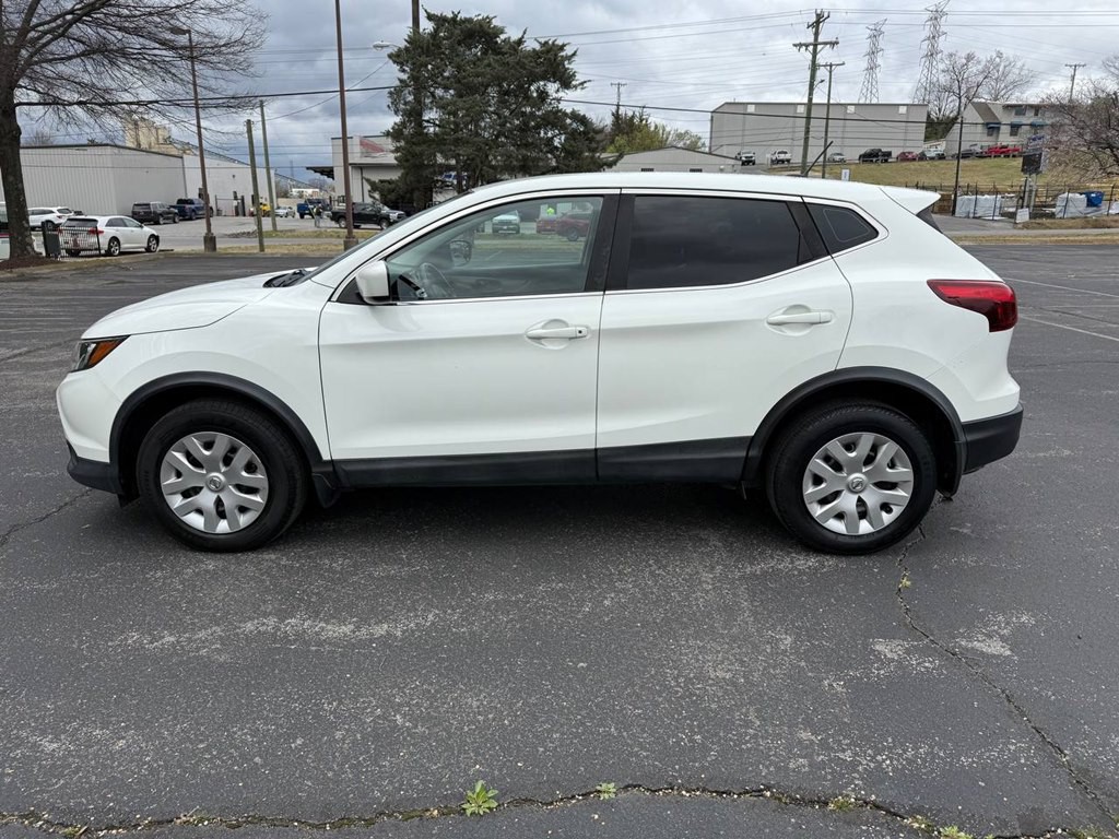 2018 Nissan Rogue Image 8