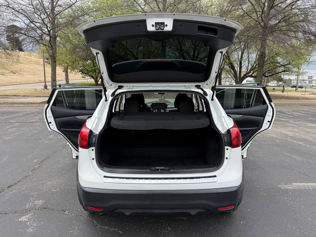2018 Nissan Rogue Image 11