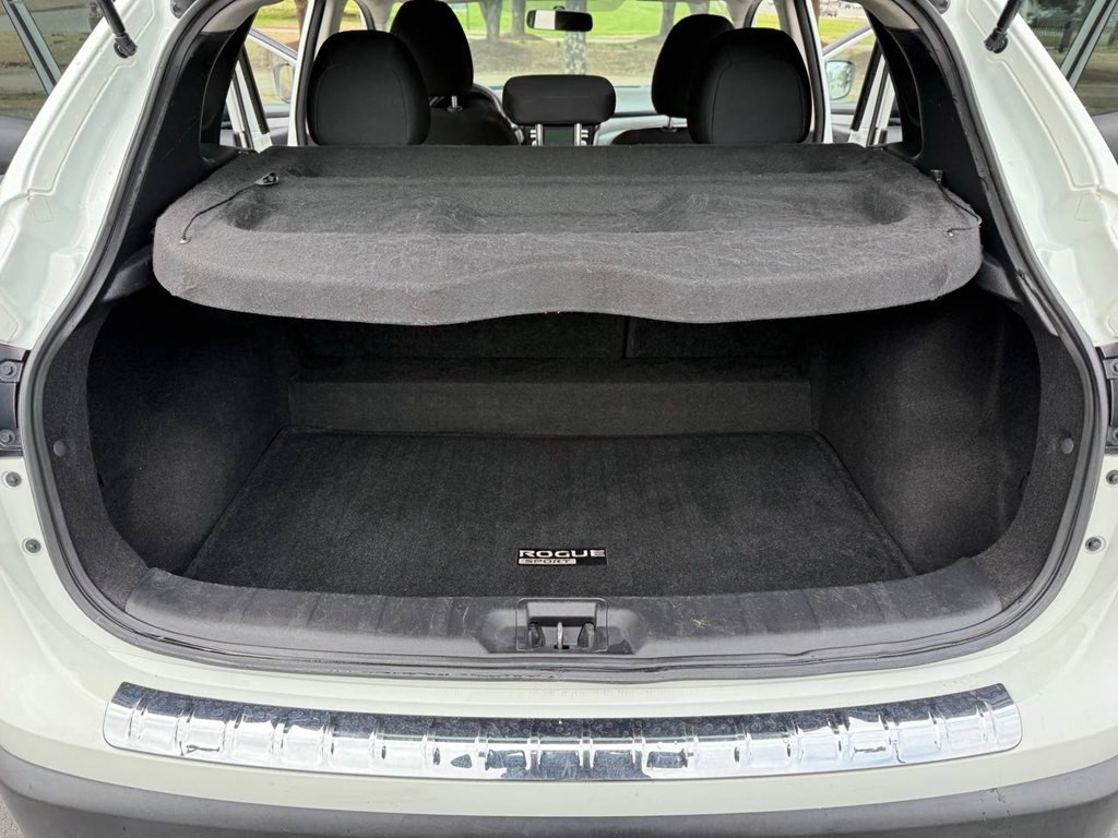 2018 Nissan Rogue Image 12
