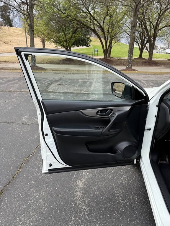 2018 Nissan Rogue Image 14