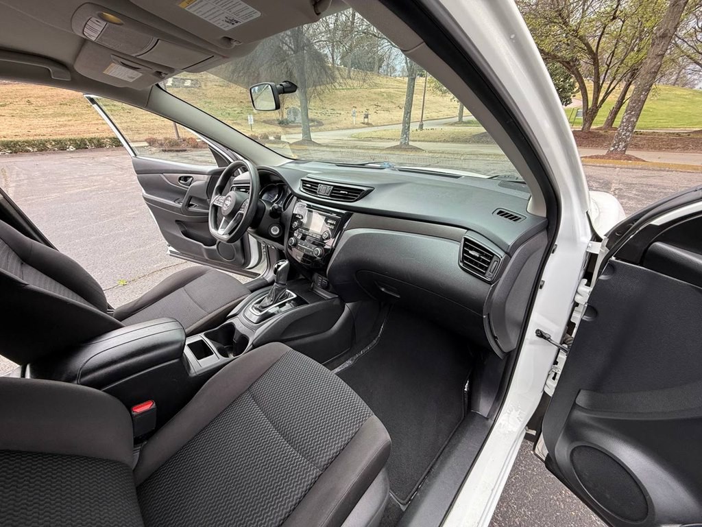 2018 Nissan Rogue Image 27