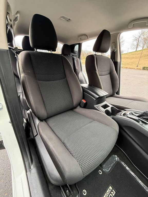 2018 Nissan Rogue Image 28