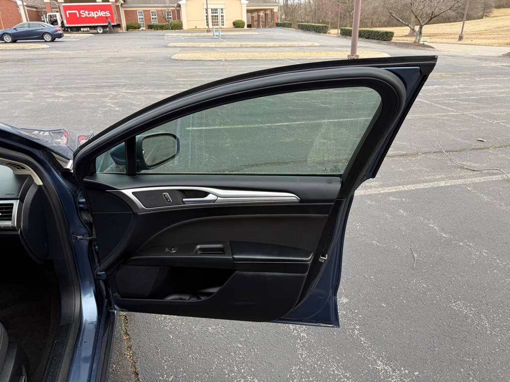 2019 Ford Fusion Image 17