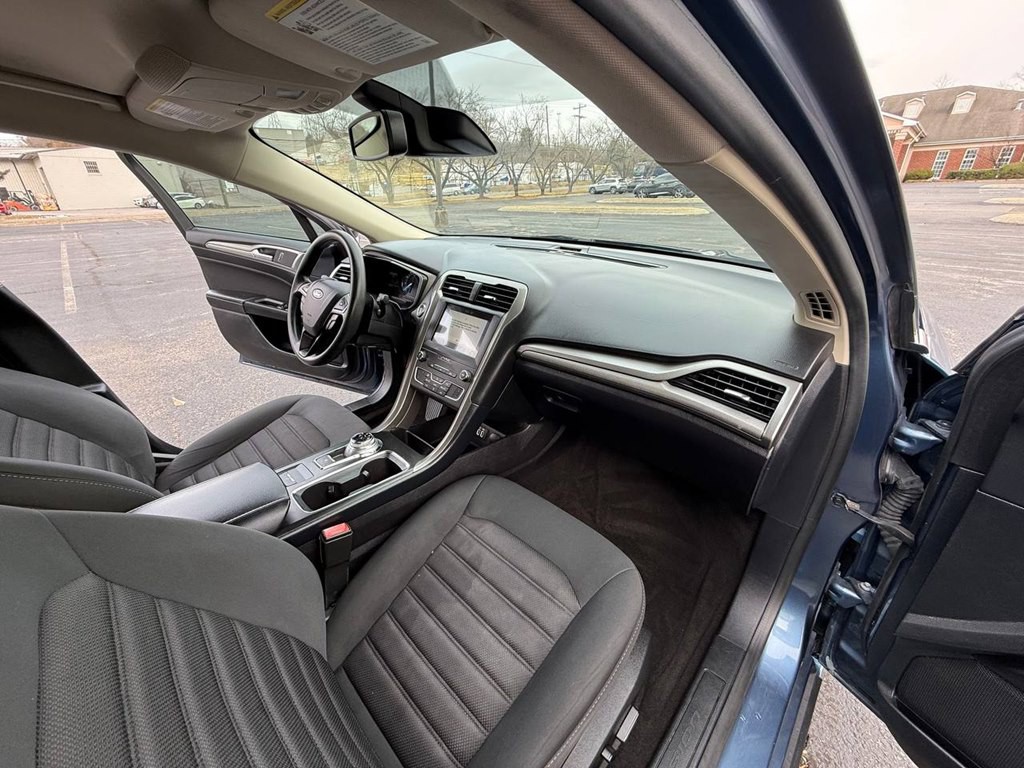 2019 Ford Fusion Image 28