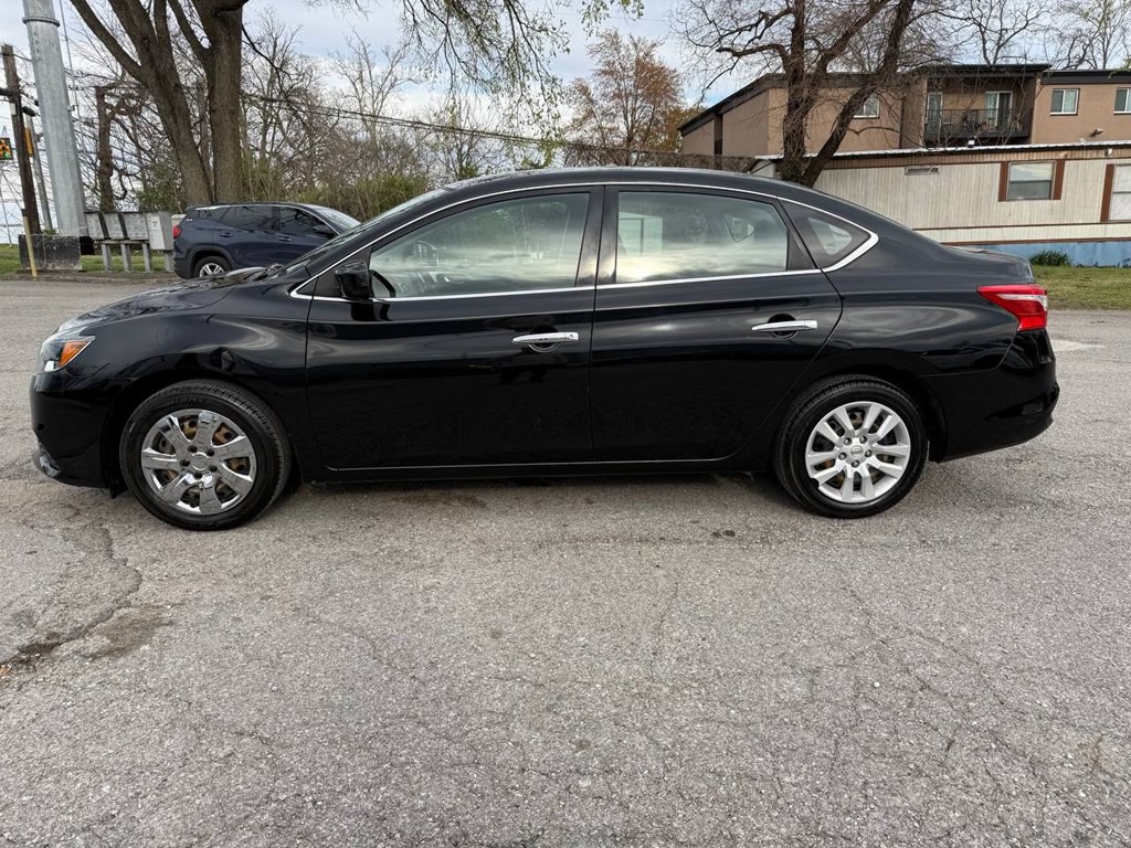 2019 Nissan Sentra Image 2