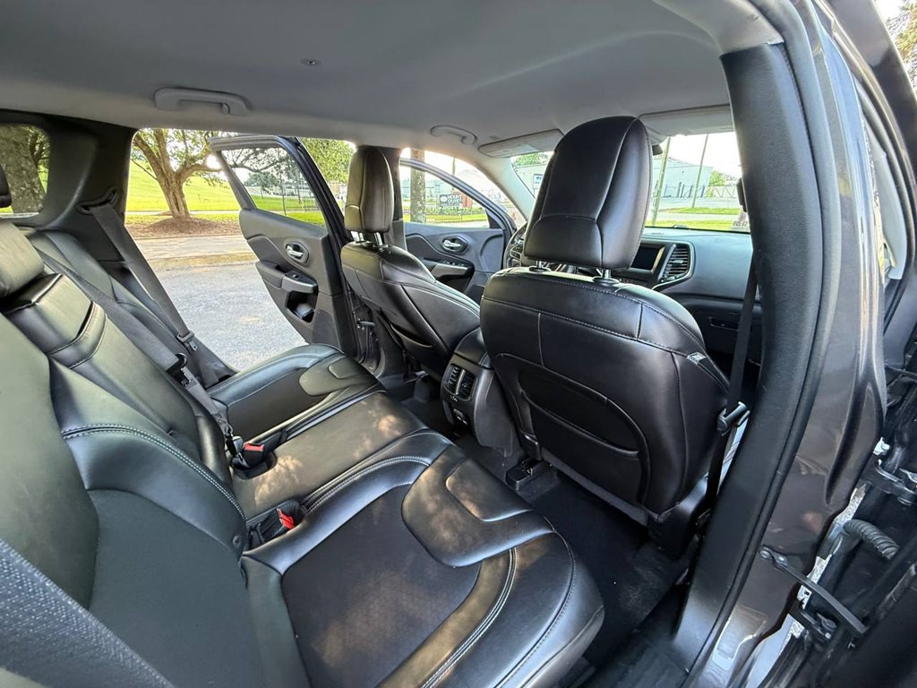 2019 Jeep Cherokee Image 23