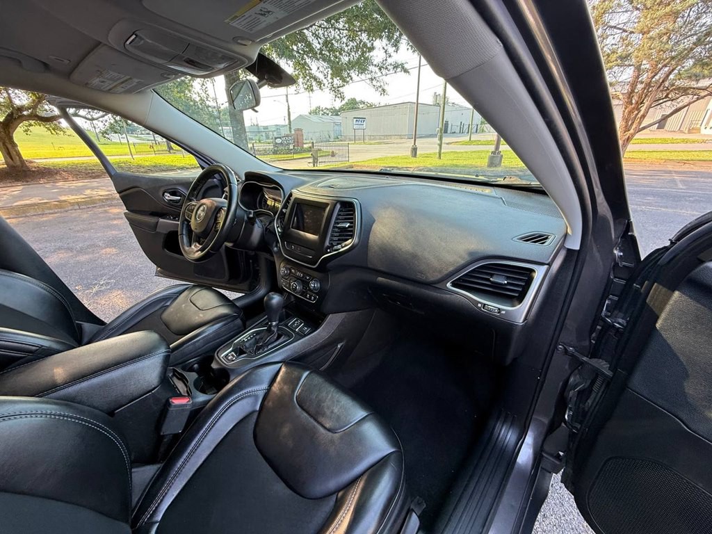 2019 Jeep Cherokee Image 27