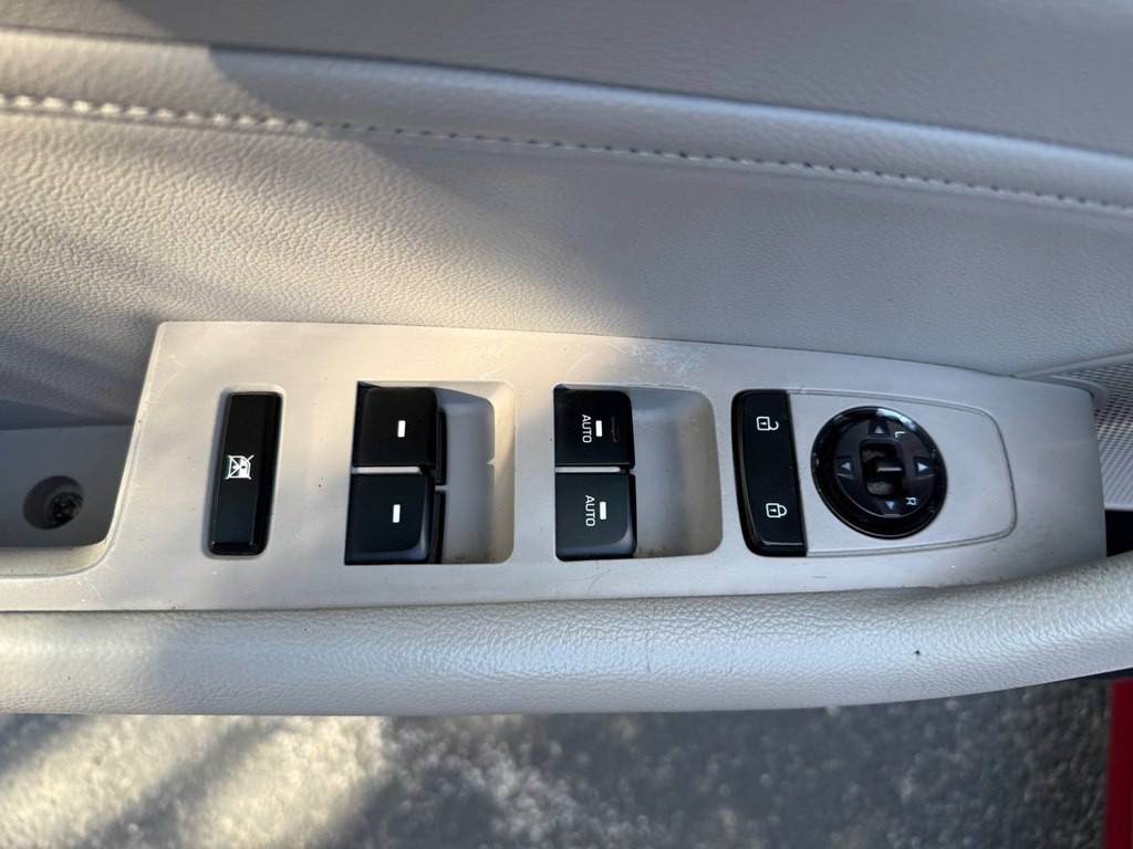 2016 Hyundai Sonata Image 32