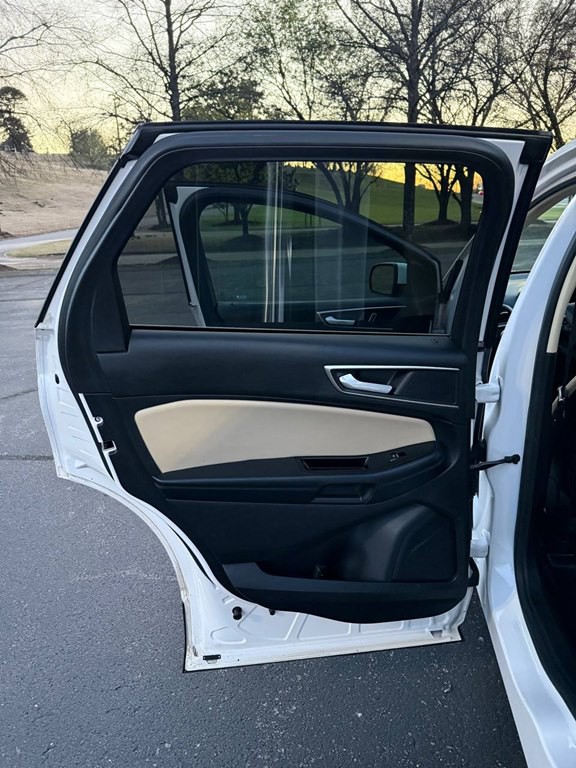2016 Ford Edge Image 14
