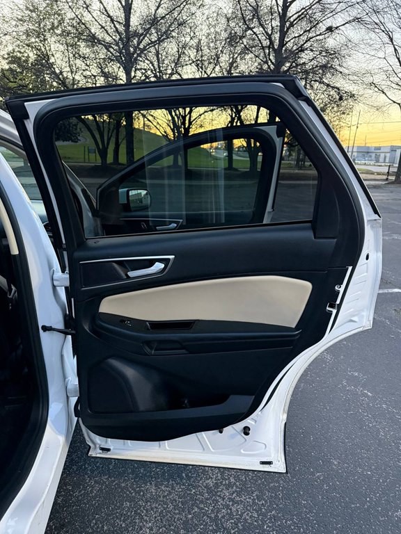 2016 Ford Edge Image 15