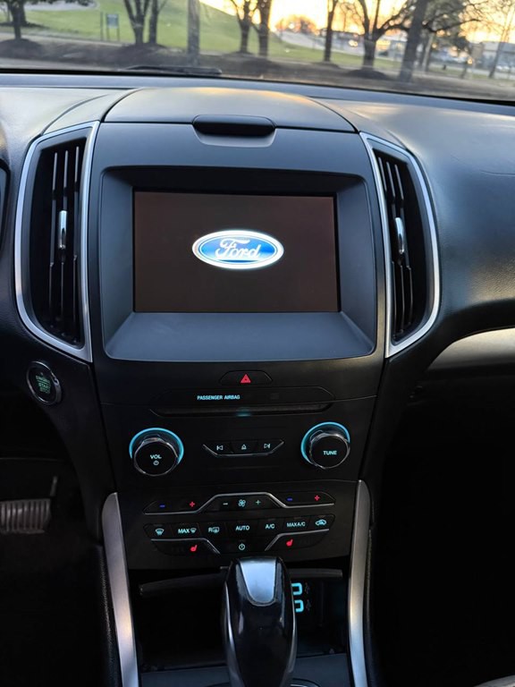 2016 Ford Edge Image 20