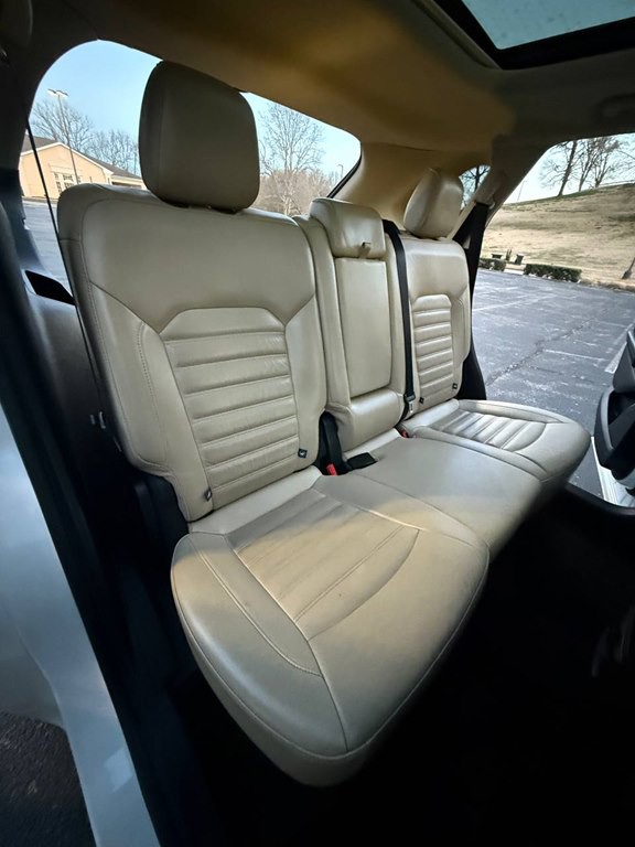 2016 Ford Edge Image 27