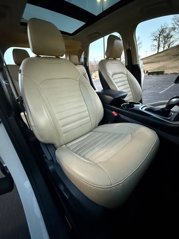 2016 Ford Edge Image 29