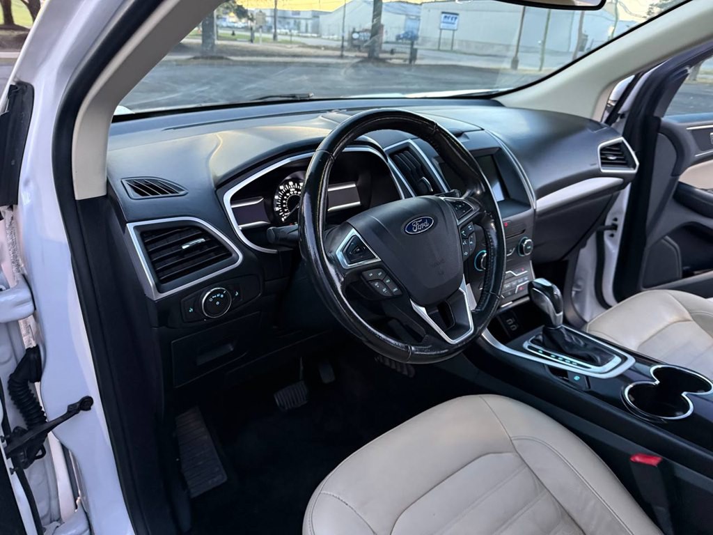 2016 Ford Edge Image 30