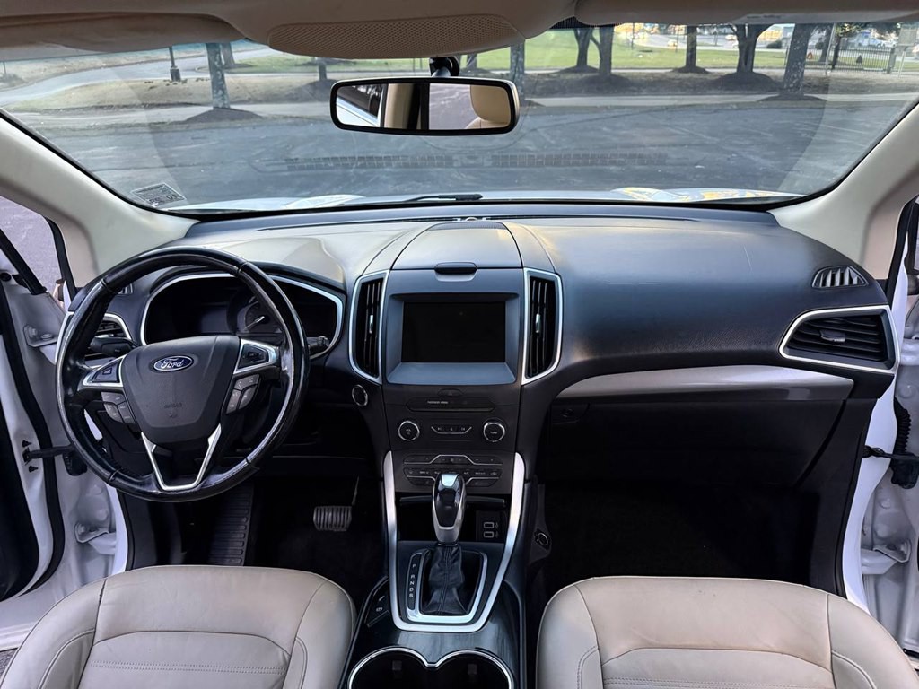 2016 Ford Edge Image 32
