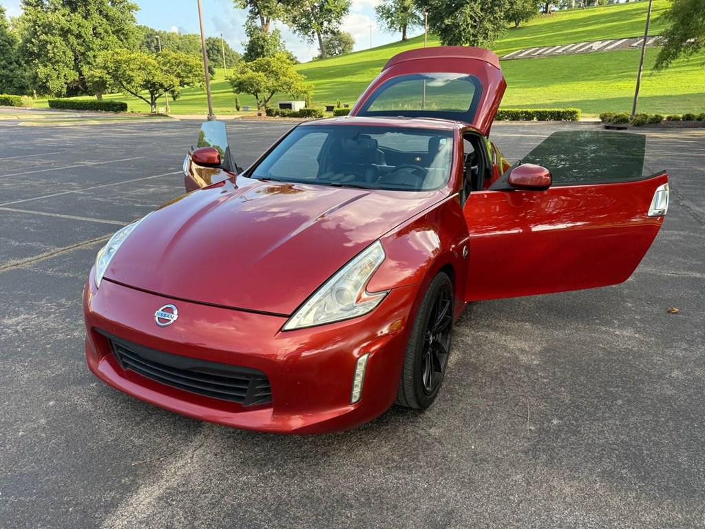 2014 Nissan 370Z Image 9