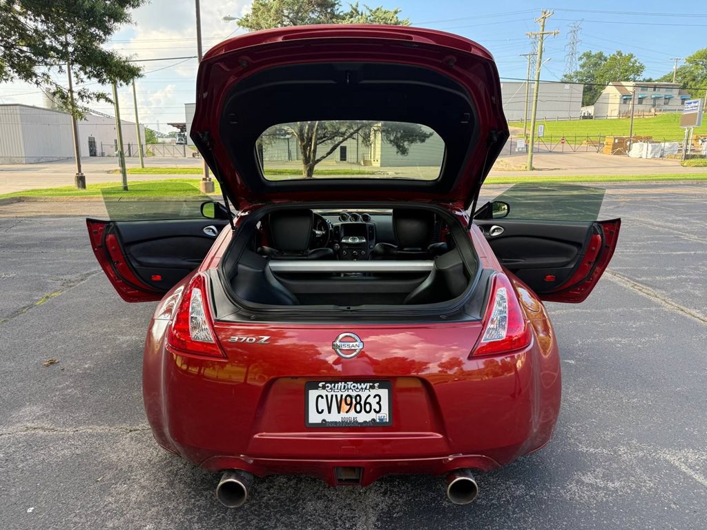 2014 Nissan 370Z Image 11