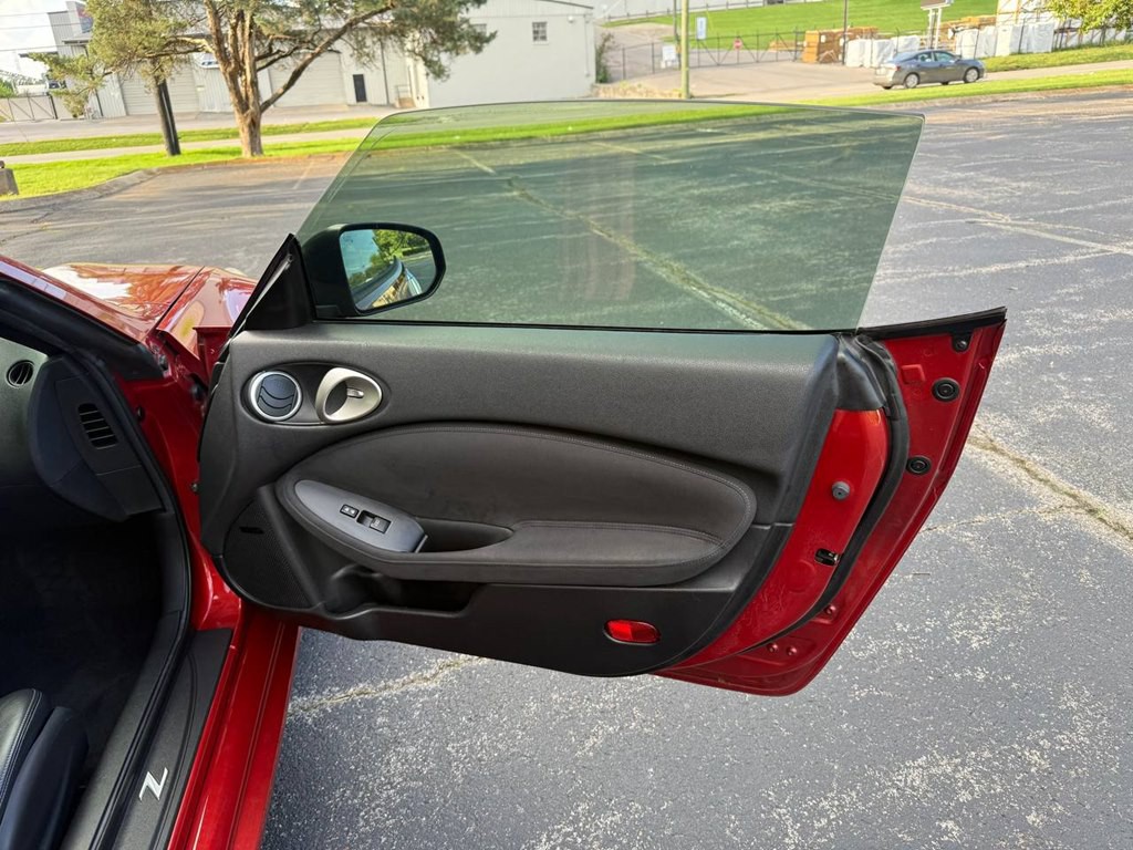 2014 Nissan 370Z Image 14