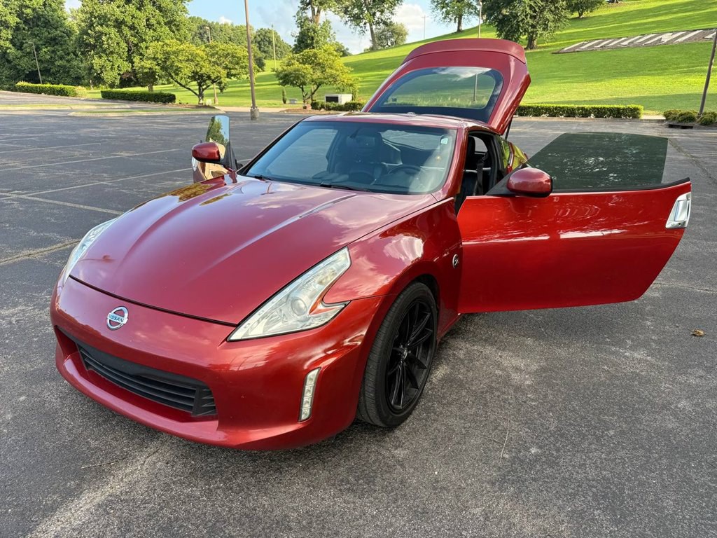 2014 Nissan 370Z Image 15