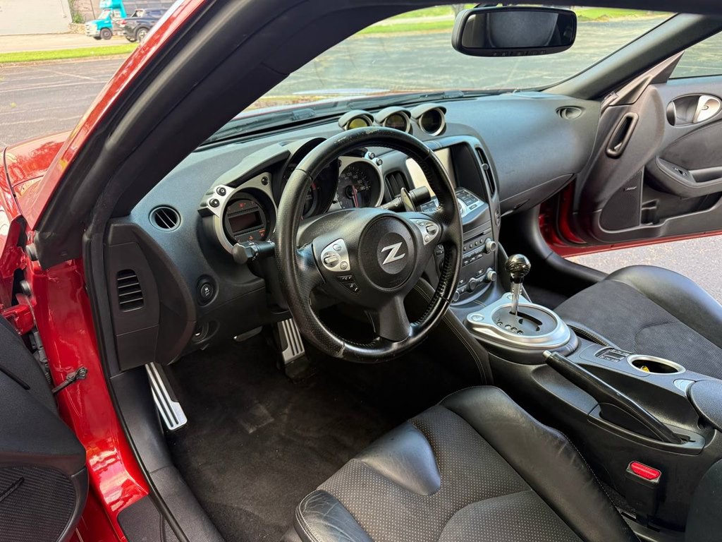 2014 Nissan 370Z Image 17
