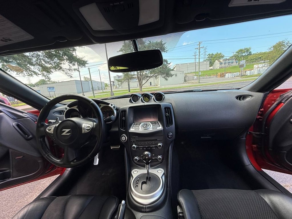 2014 Nissan 370Z Image 24