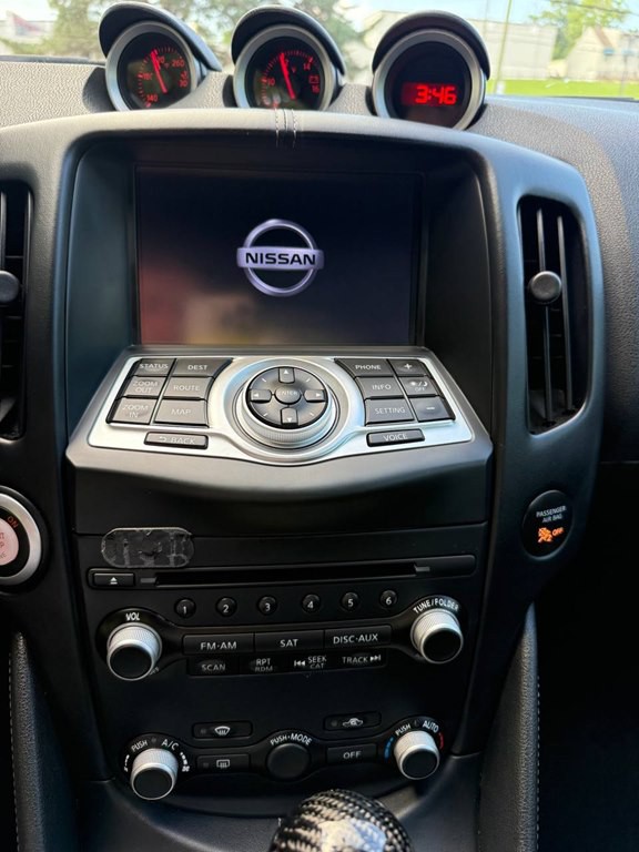 2014 Nissan 370Z Image 30