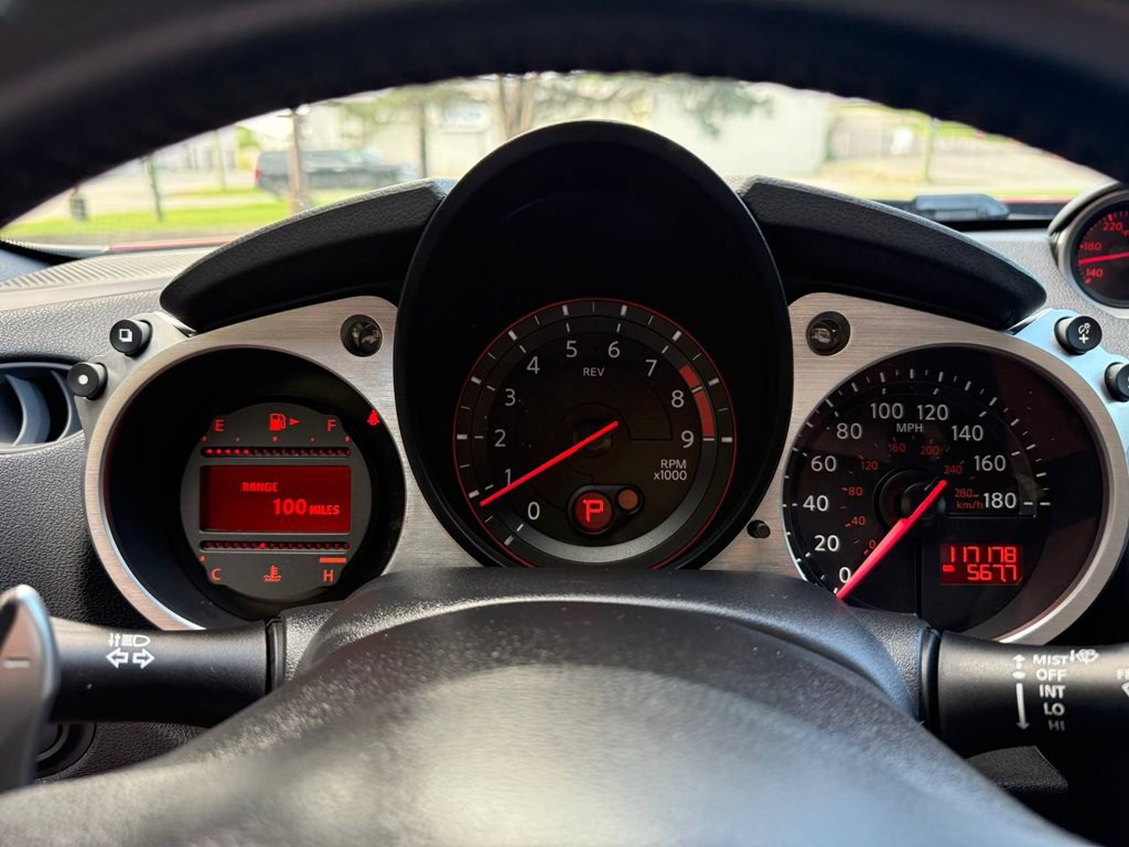 2014 Nissan 370Z Image 33