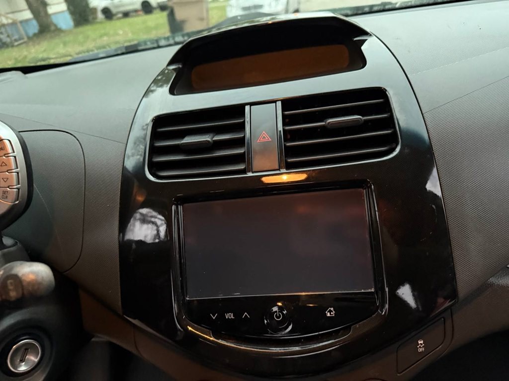 2015 Chevrolet Spark Image 30