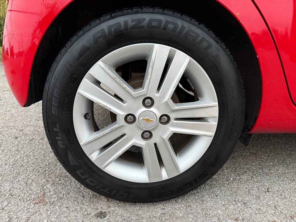 2015 Chevrolet Spark Image 32