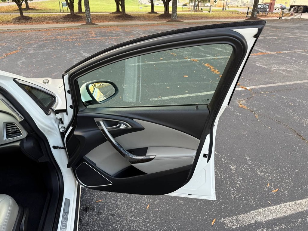 2015 Buick Verano Image 16