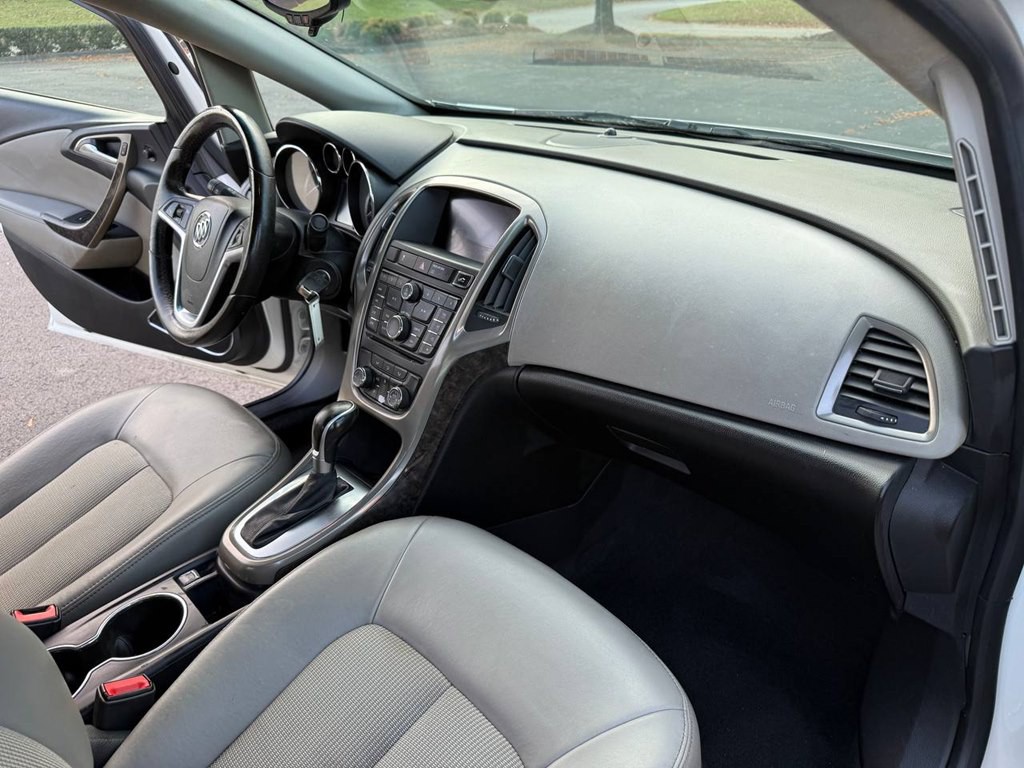 2015 Buick Verano Image 28