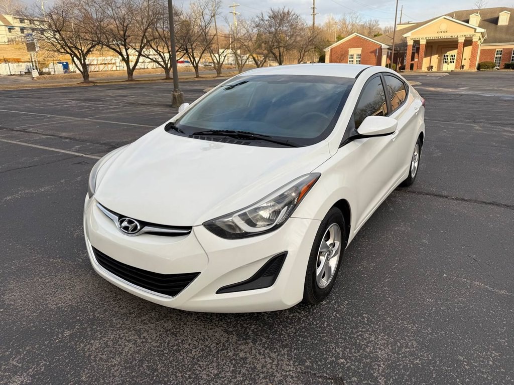 2015 Hyundai Elantra Image 1