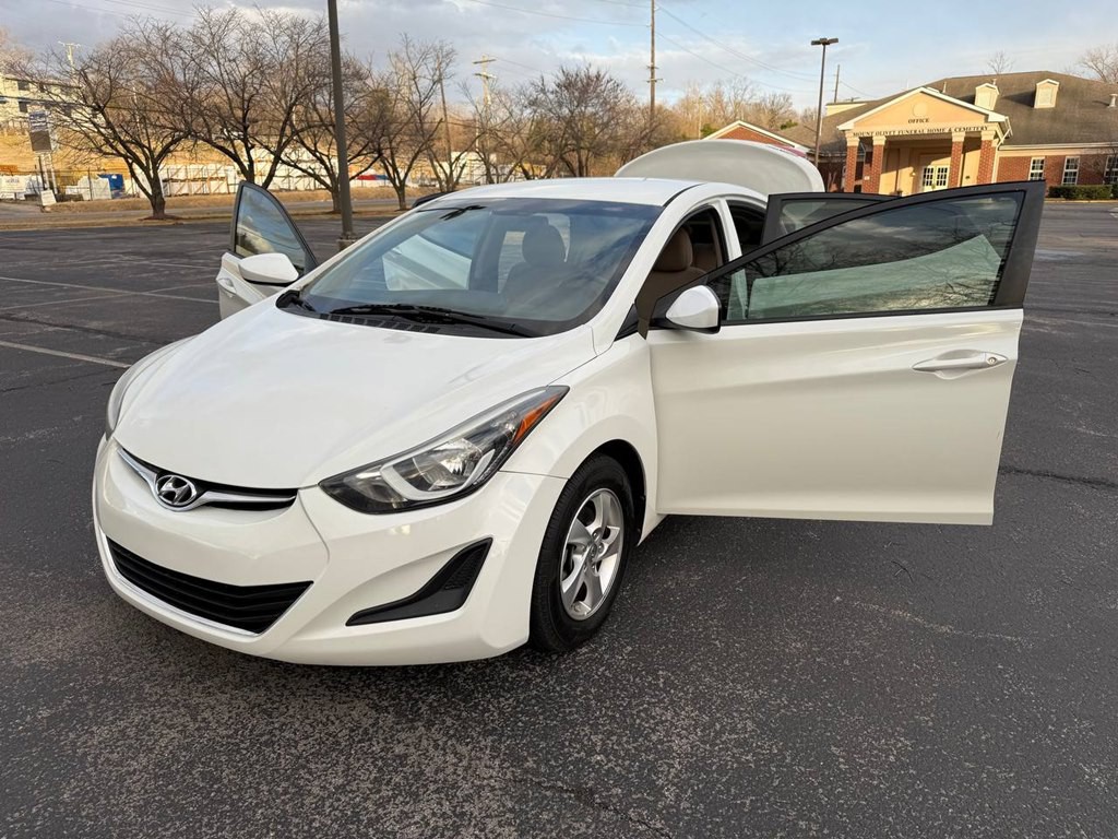2015 Hyundai Elantra Image 9