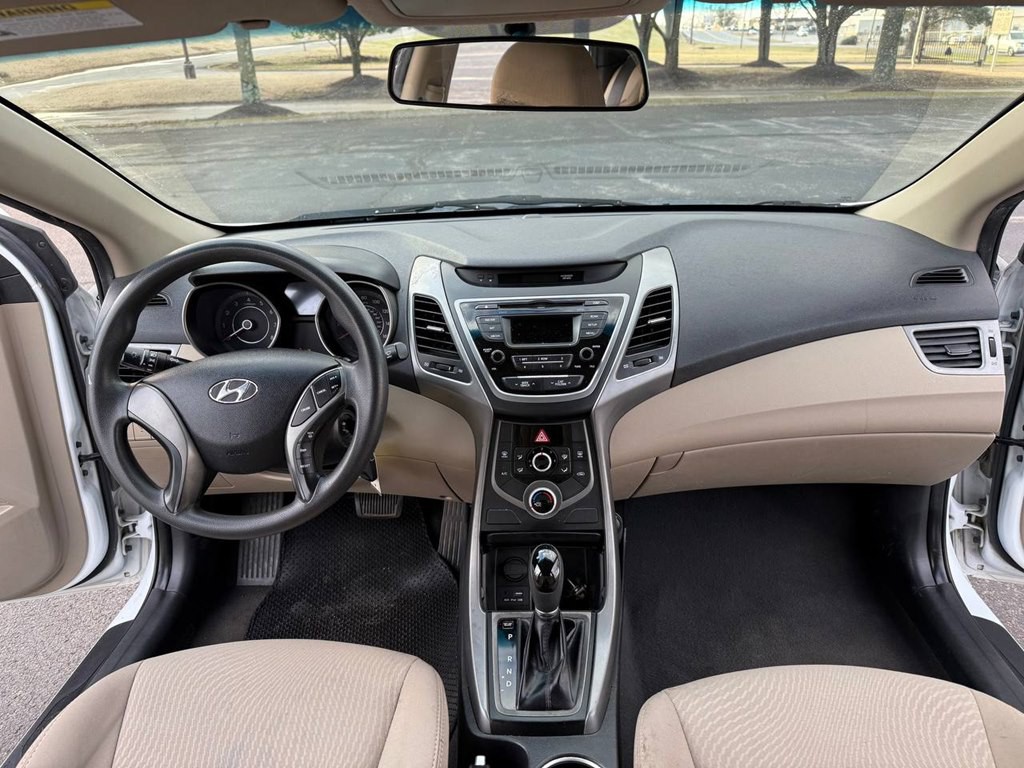 2015 Hyundai Elantra Image 26
