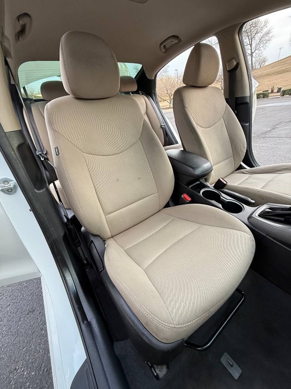 2015 Hyundai Elantra Image 29