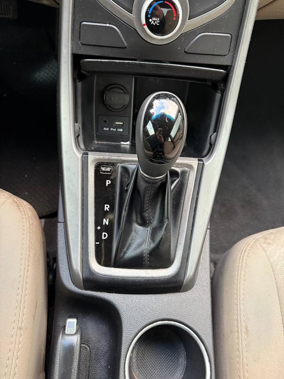 2015 Hyundai Elantra Image 32