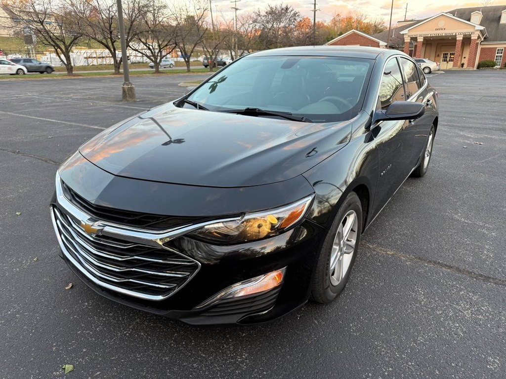 2019 Chevrolet Malibu Image 1