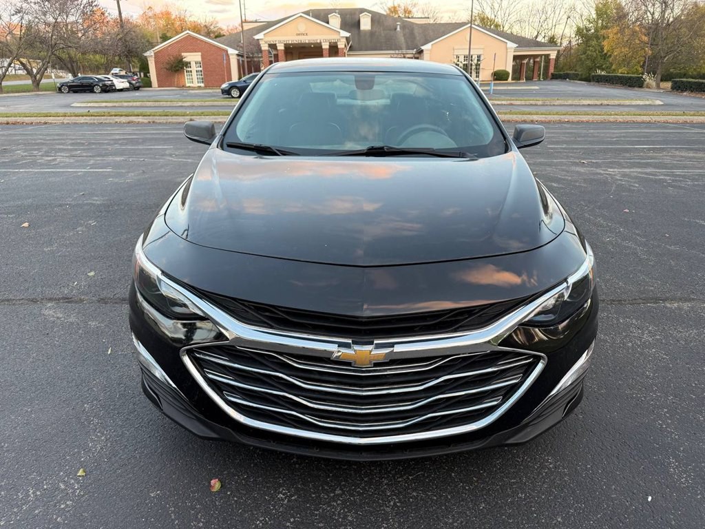 2019 Chevrolet Malibu Image 2