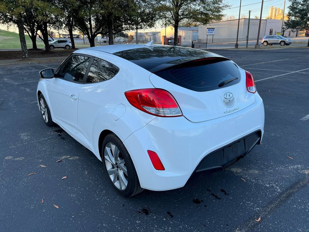 2017 Hyundai Veloster Image 7