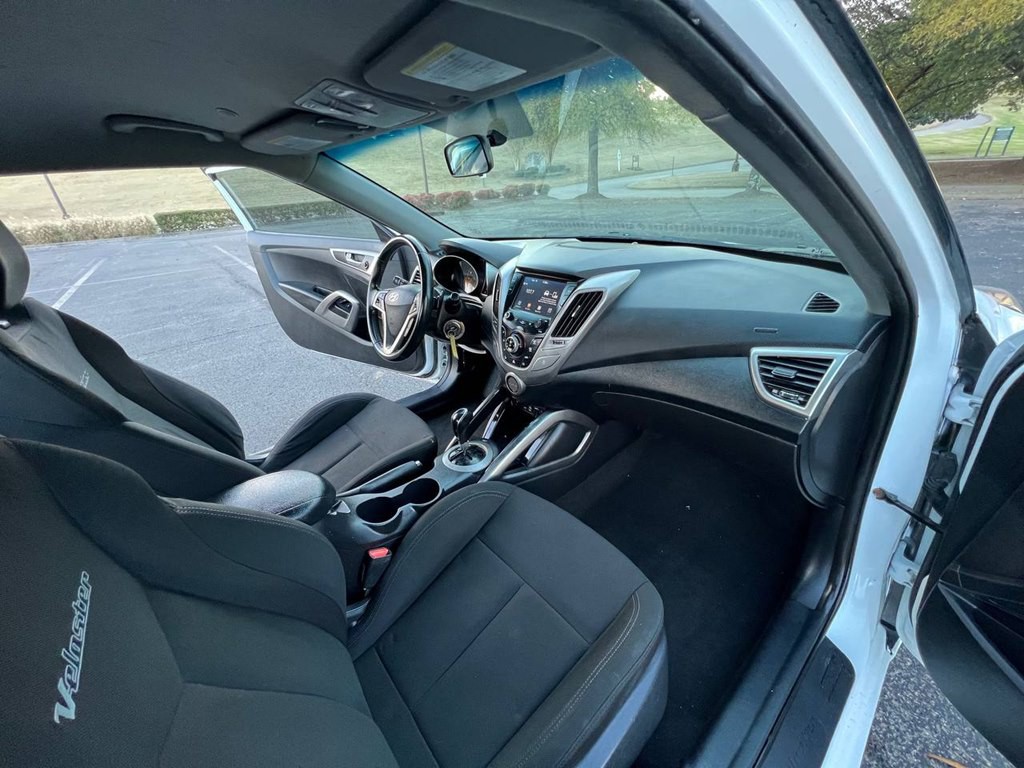 2017 Hyundai Veloster Image 20