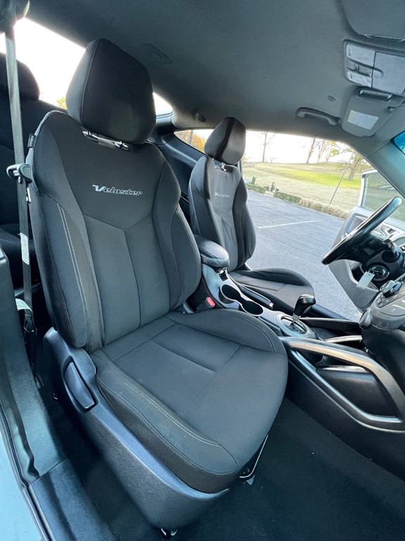 2017 Hyundai Veloster Image 22