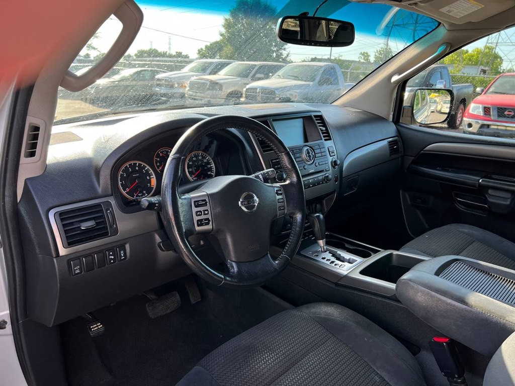 2012 Nissan Armada Image 9