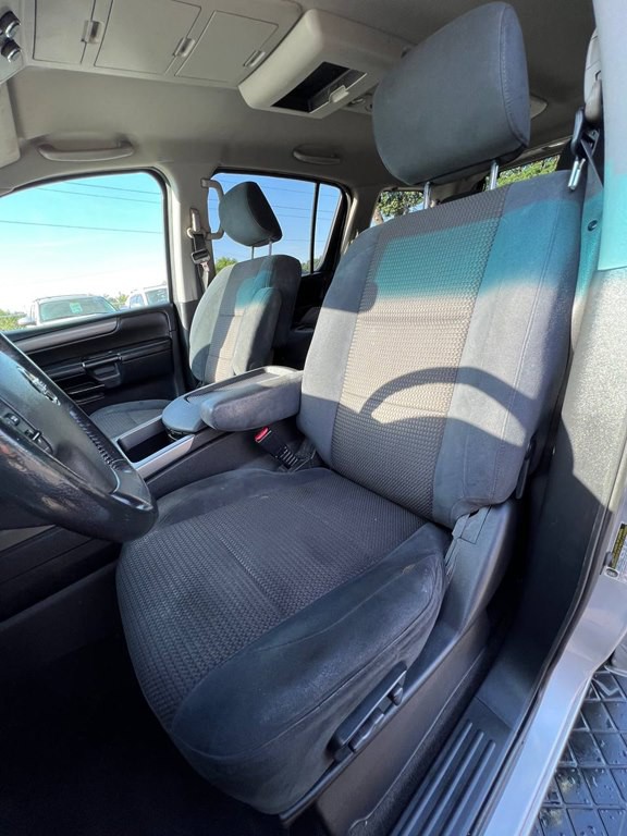 2012 Nissan Armada Image 11