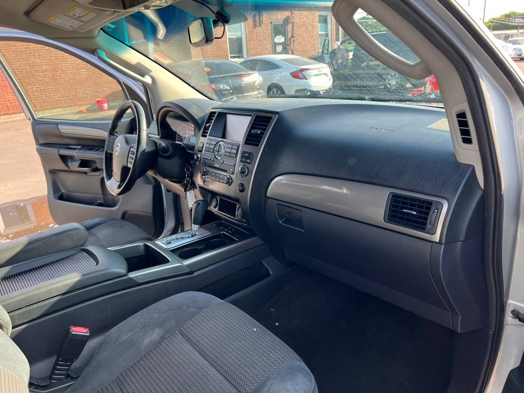 2012 Nissan Armada Image 20