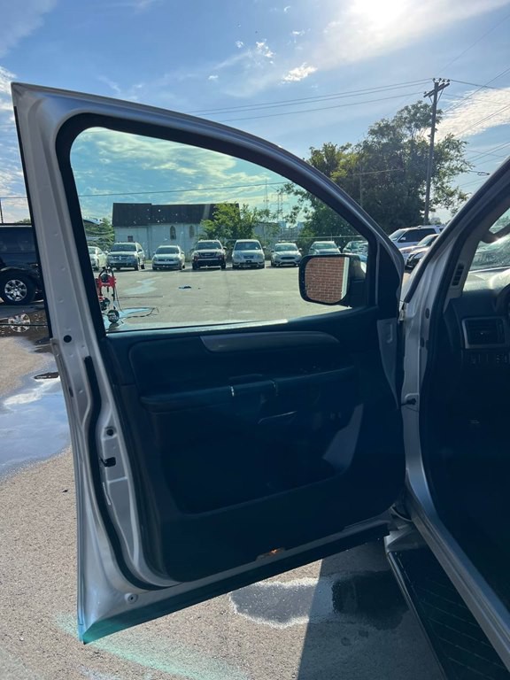 2012 Nissan Armada Image 26