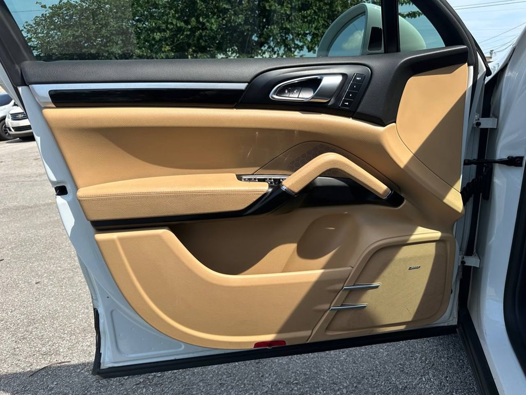 2017 Porsche Cayenne Image 14