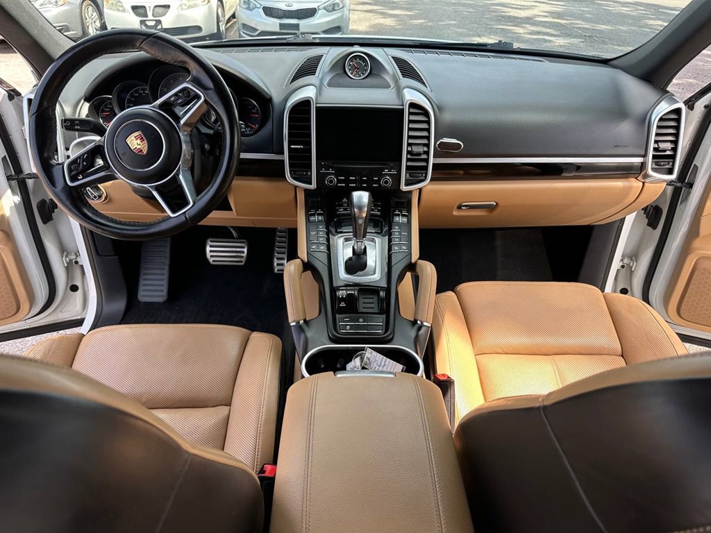 2017 Porsche Cayenne Image 18