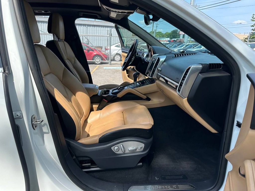 2017 Porsche Cayenne Image 21