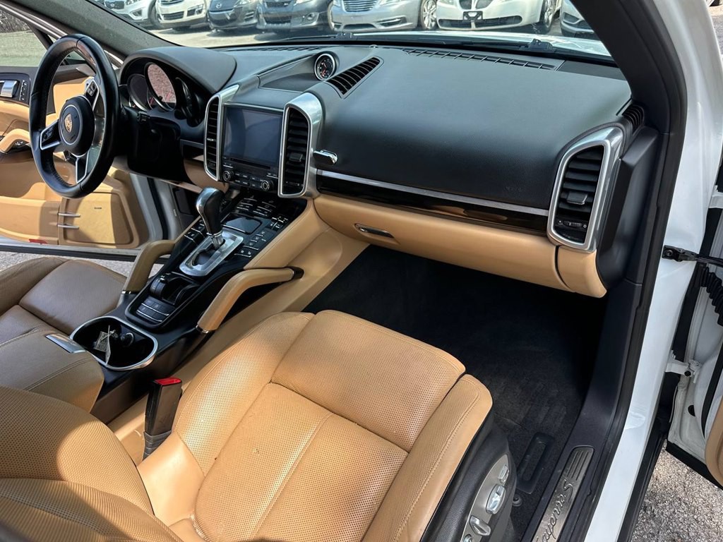 2017 Porsche Cayenne Image 23