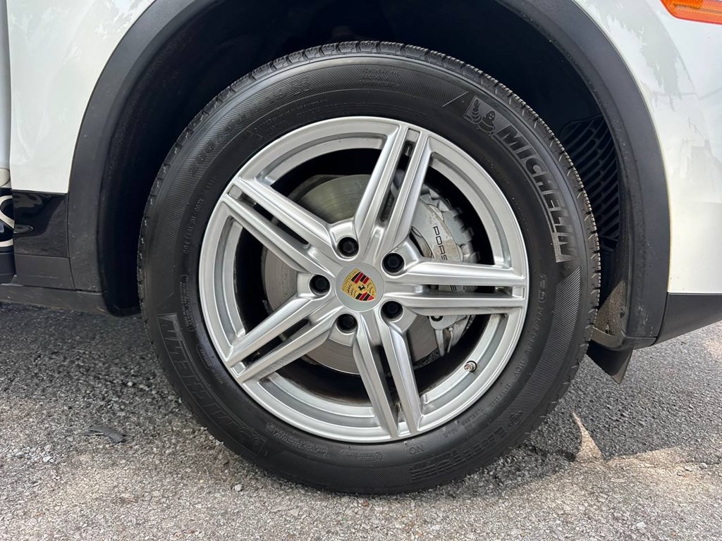 2017 Porsche Cayenne Image 26